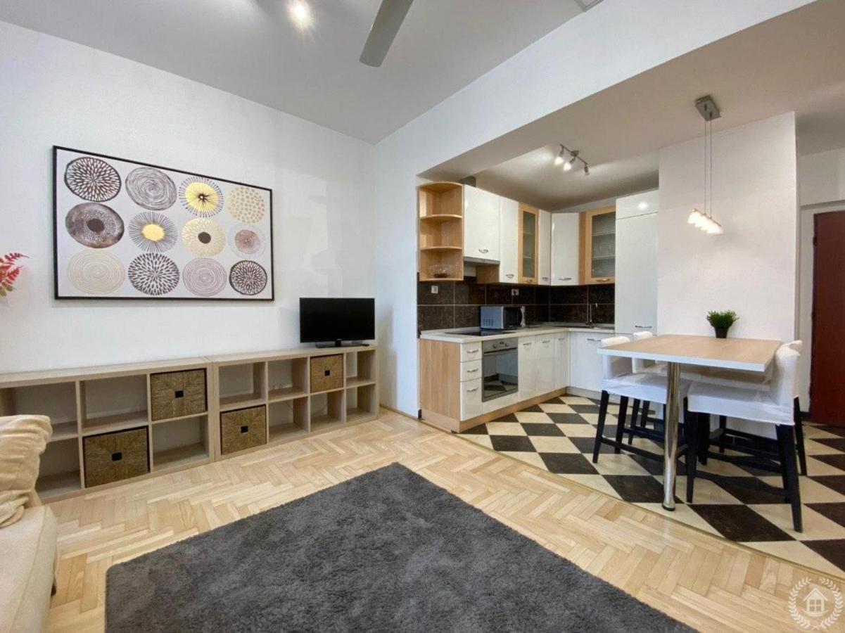 Downtown Gozsdu Vibe Apartment II Budapest Esterno foto