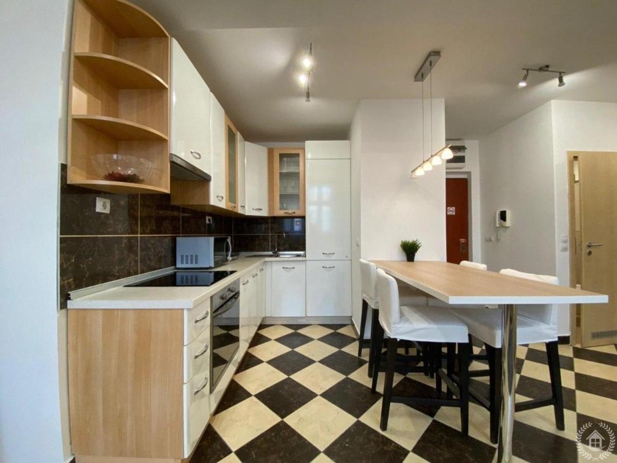 Downtown Gozsdu Vibe Apartment II Budapest Esterno foto